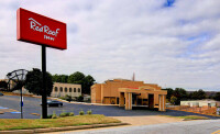 Red Roof Inn, Six Flags